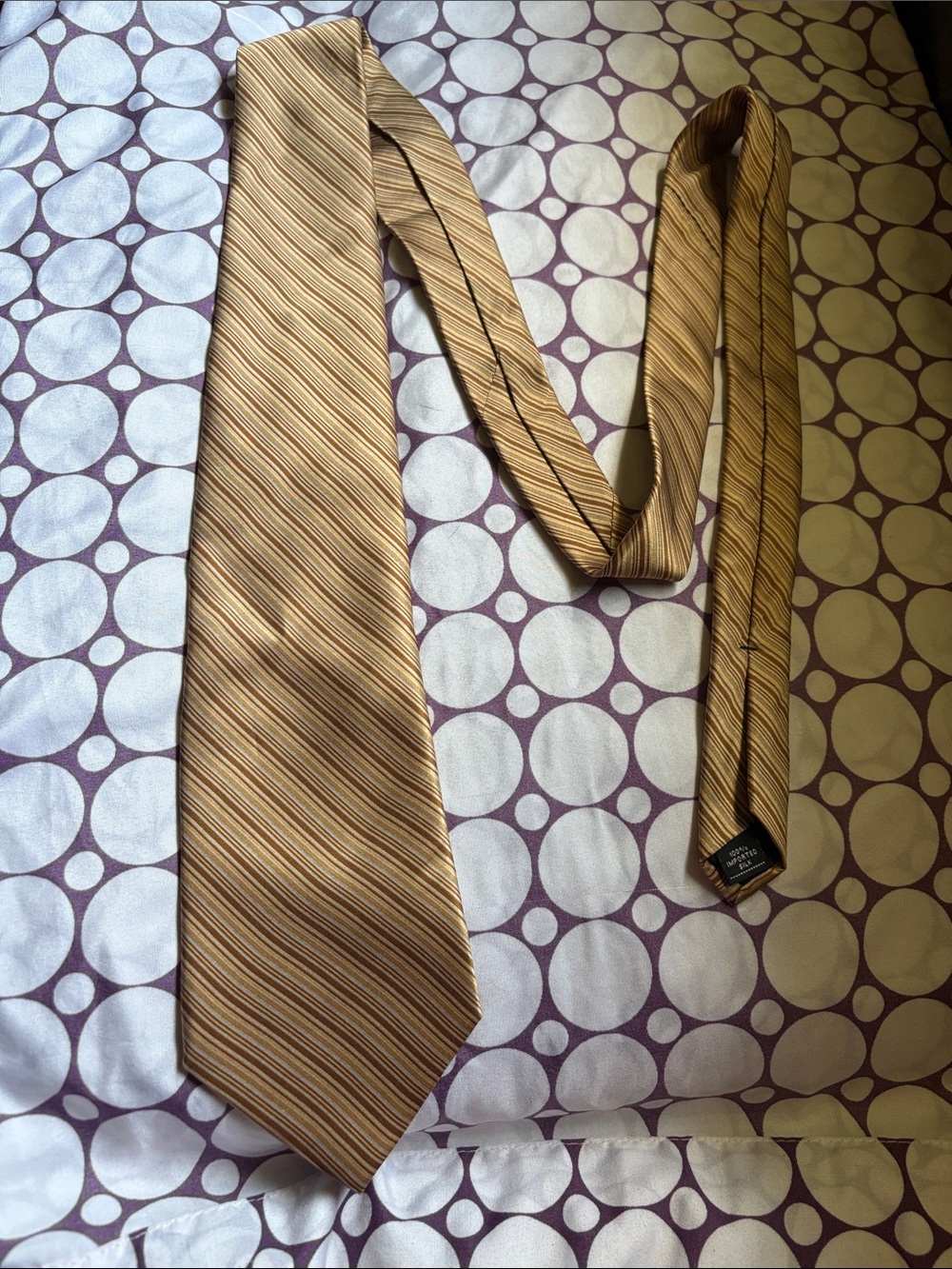 Classic Men's Gold Striped Tie